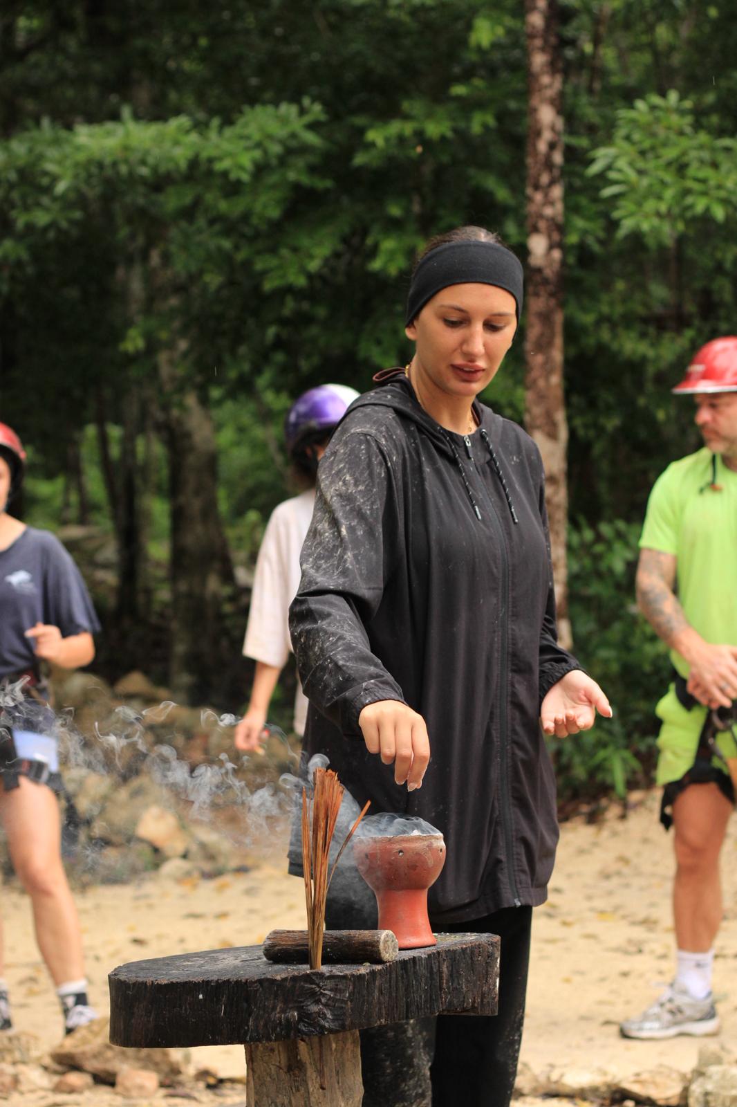 Tour a Caballo con Cuatrimotos, Cenote Tirolesas y Almuerzo