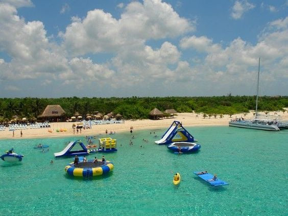 EL CIELO CATAMARAN + BEACH CLUB