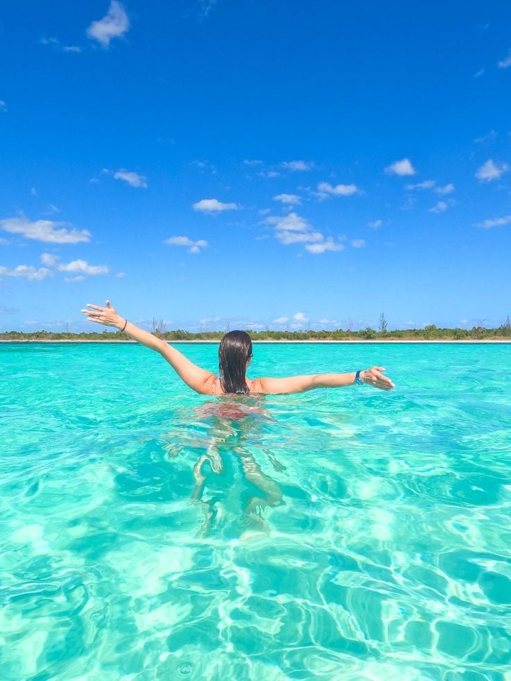 EL CIELO CATAMARAN + BEACH CLUB