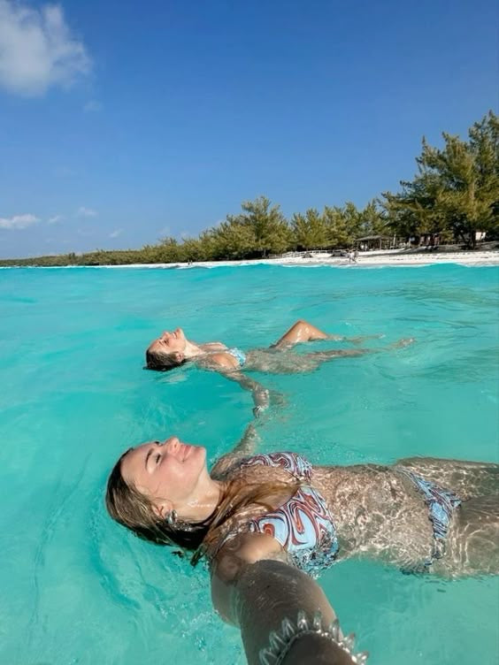 EL CIELO CATAMARAN + BEACH CLUB